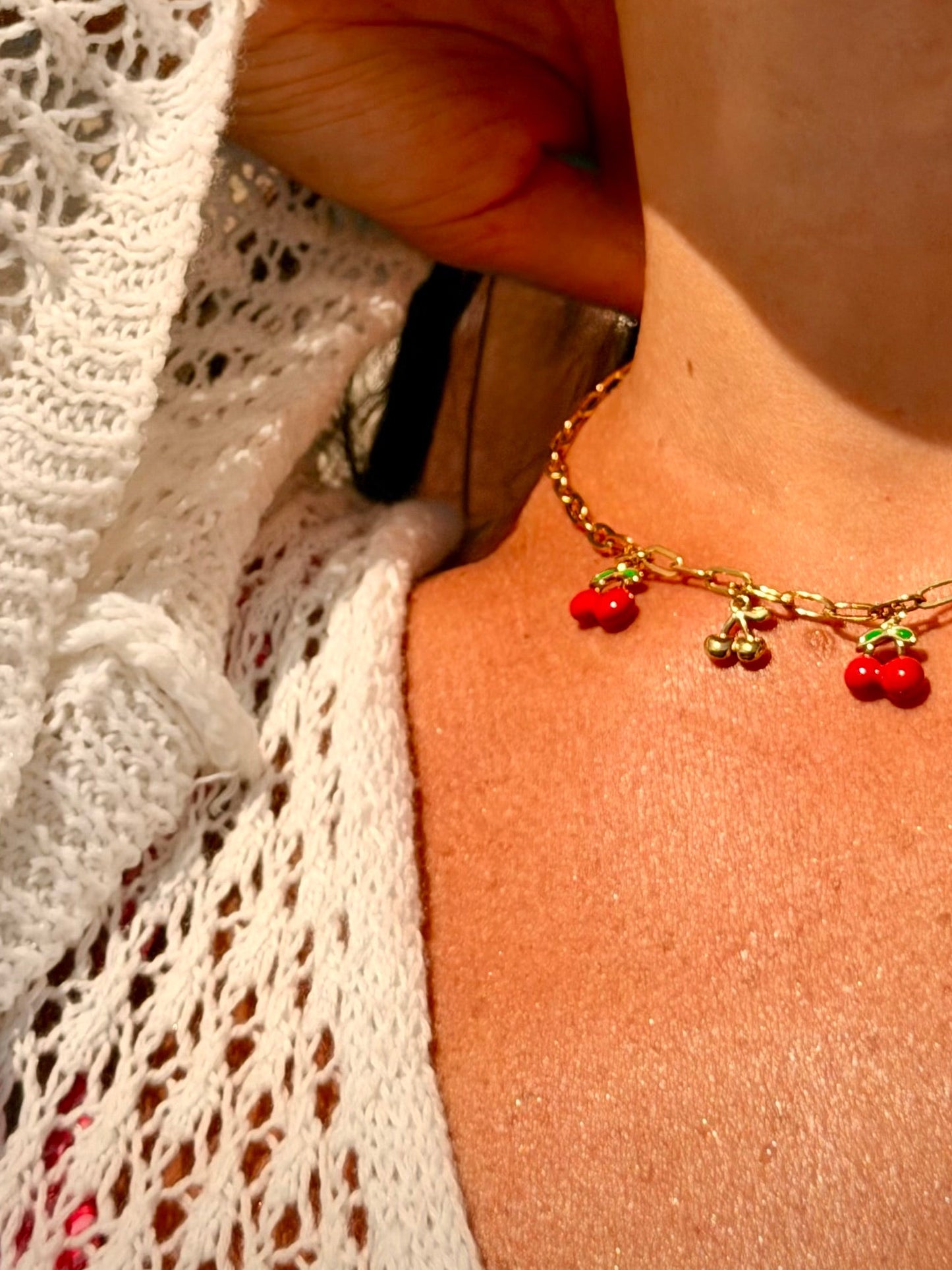 Collier Cherry