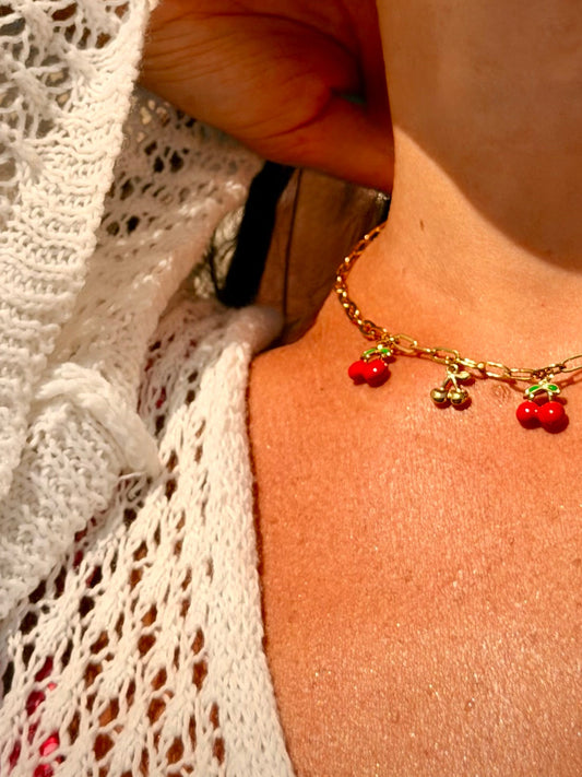 Collier Cherry